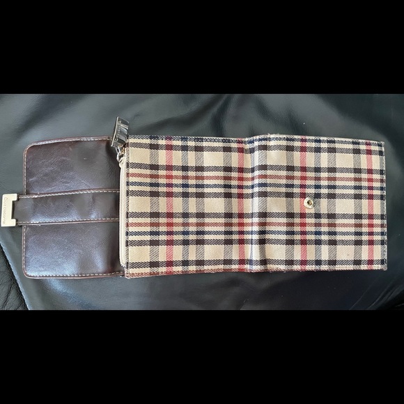 Liz Claiborne Trifold Wallet - Picture 4 of 7